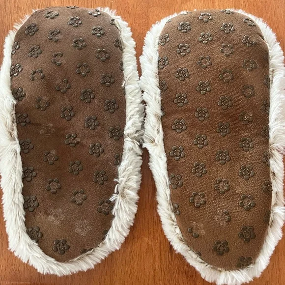 Warmies marshmallow brown slippers - only worn a few times - Picture 2 of 7